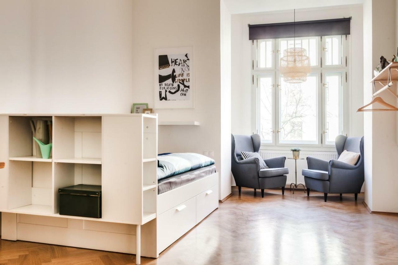 Trendy Local Apartment Прага Екстер'єр фото