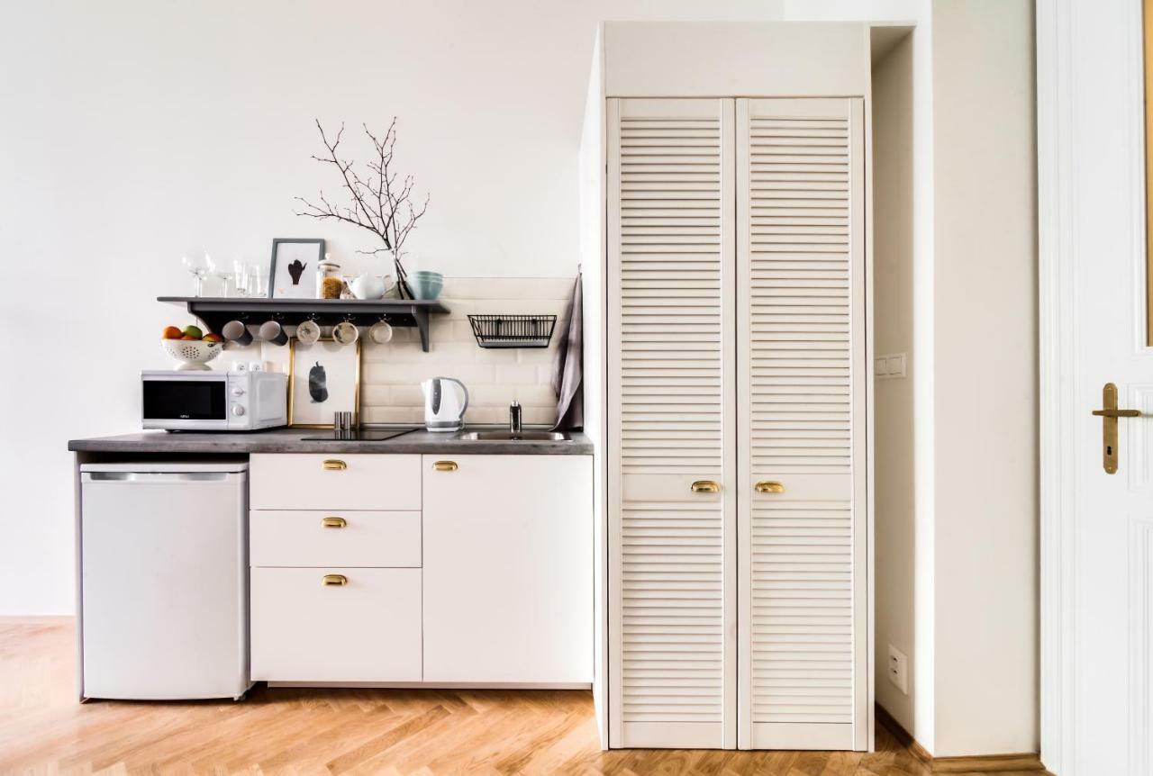 Trendy Local Apartment Прага Екстер'єр фото