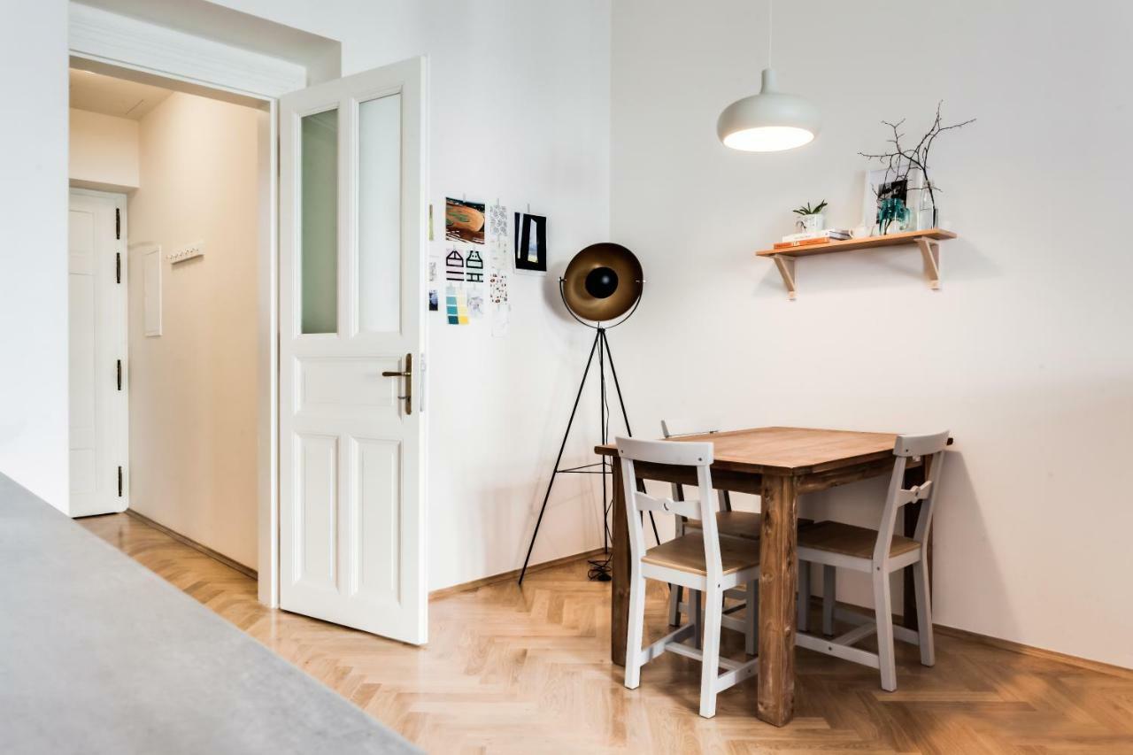 Trendy Local Apartment Прага Екстер'єр фото