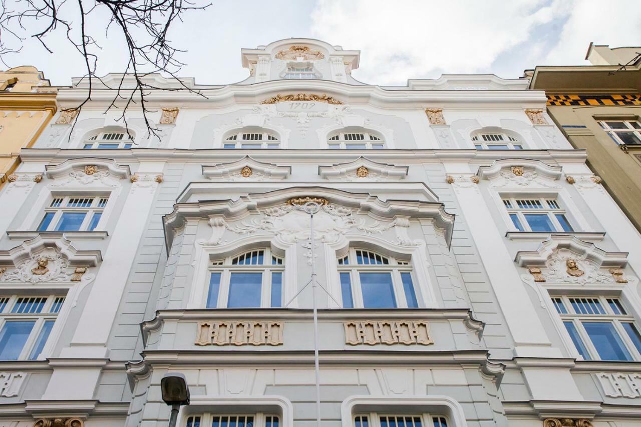 Trendy Local Apartment Прага Екстер'єр фото